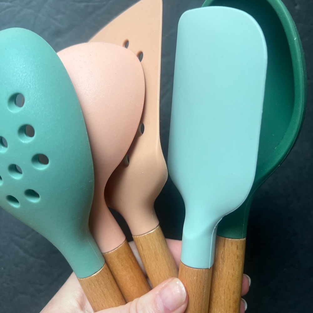 NWT CWC 6 Piece Silicone Utensil & Crock Set - Picture 4 of 4